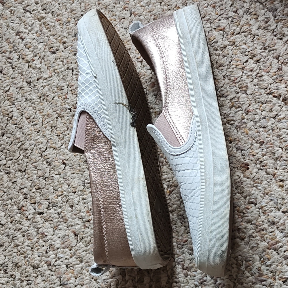 Sperry White w/ Rose Gold Accent Slip-On Sneakers Size 9 - Picture 2 of 7